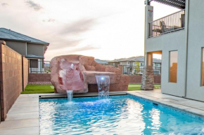 Spacious Oasis with Private Pool, Hot Tub and Putting Green